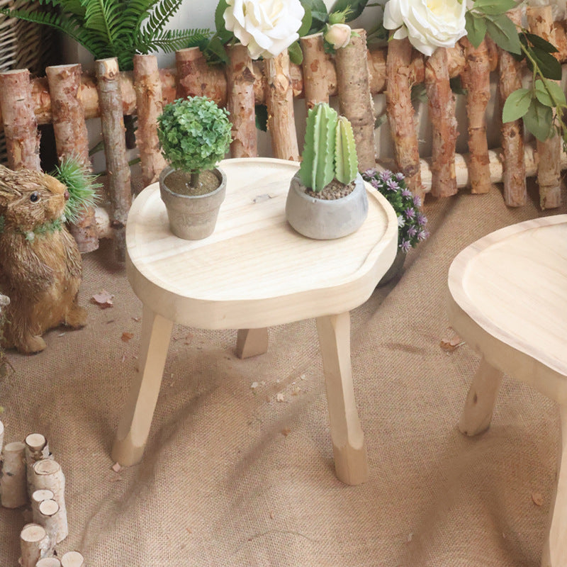 Eleganter Holzbeistelltisch Karnz