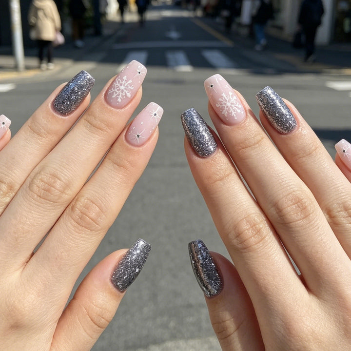 Festliche Glitter-Nagelkunst-Verstärkungen Karnz