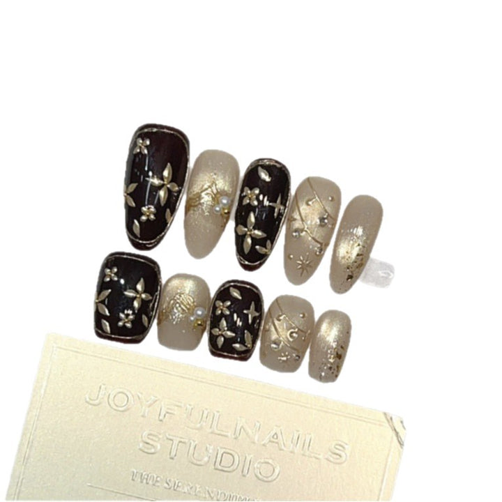 Glamouröse dekorative Press-On Nagelkunst