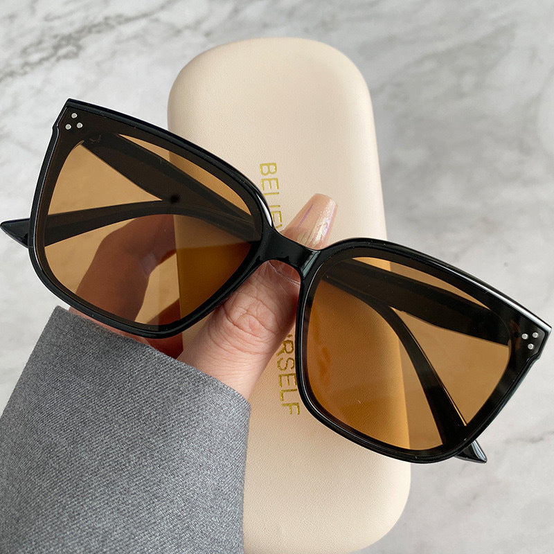 Damen modische oversized Sonnenbrille im Retro-Stil Karnz