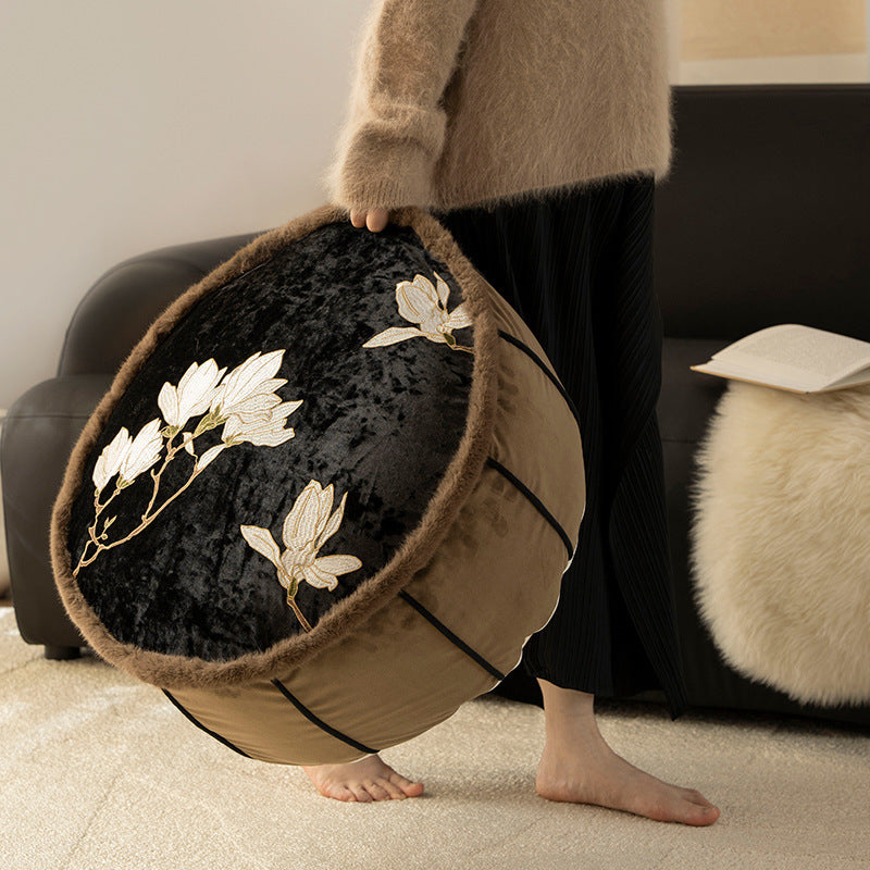 Bodensitzpouf in Blütenform mit kuscheliger Teddy‑Fleece‑Oberfläche und abnehmbarem Bezug