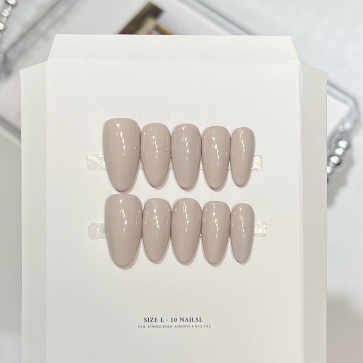 Stiletto Press-On Nagelkunstset mit eleganten French Tips Karnz