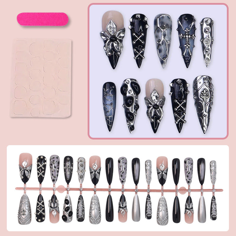 Kunstnagelset mit eleganten 3D-Verzierungen und stilvollen Akzenten Karnz