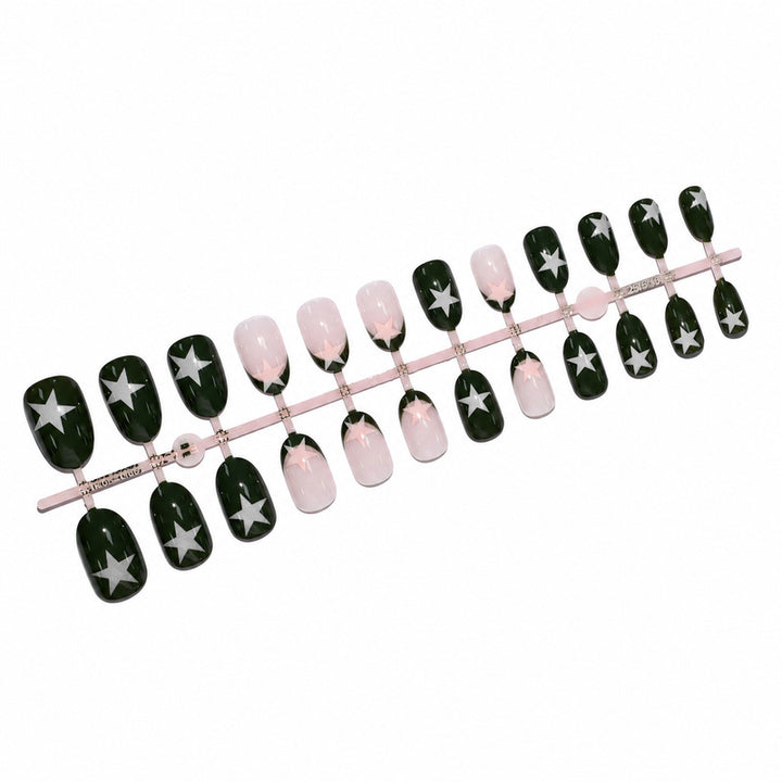 Kreative Nagelkunst mit Sternmotiven Karnz