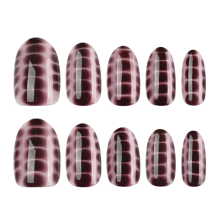 Kunstvolle Nagelkunst mit Schlangenmotiv Karnz