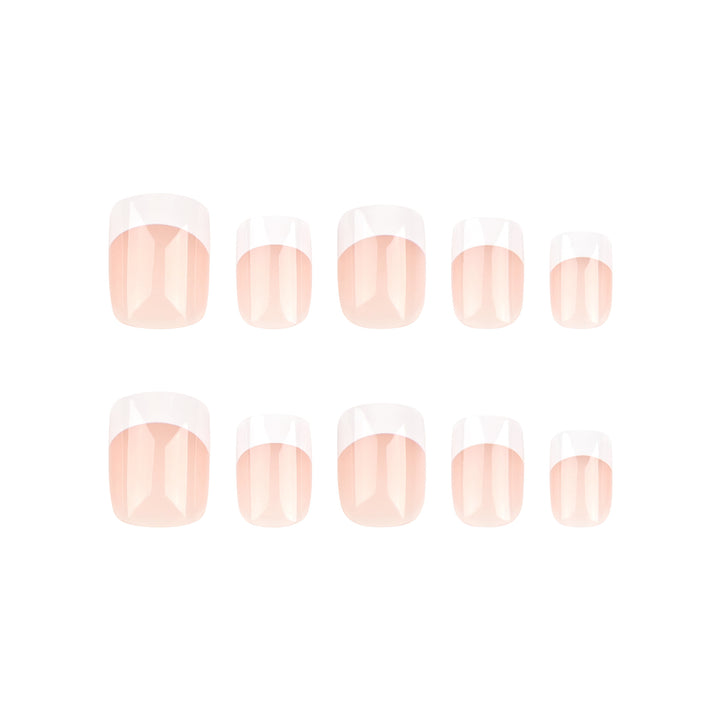 Kunstvolle French-Tip Nägel Karnz