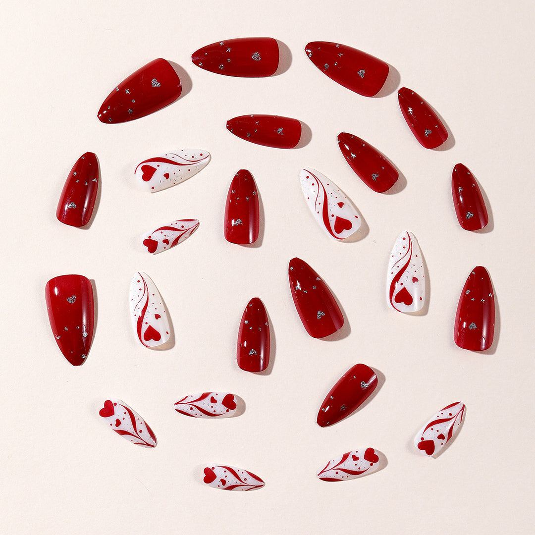 Dekorative Herz-Akzent Stiletto Nagelkunst Verlängerungen Karnz