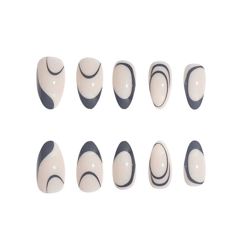 Künstlerisches Abstract-Nageldesign Karnz