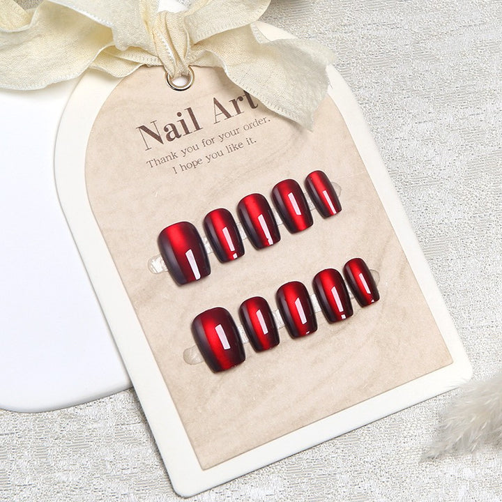 Glänzendes Press-On Nagelset mit elegantem Finish Karnz