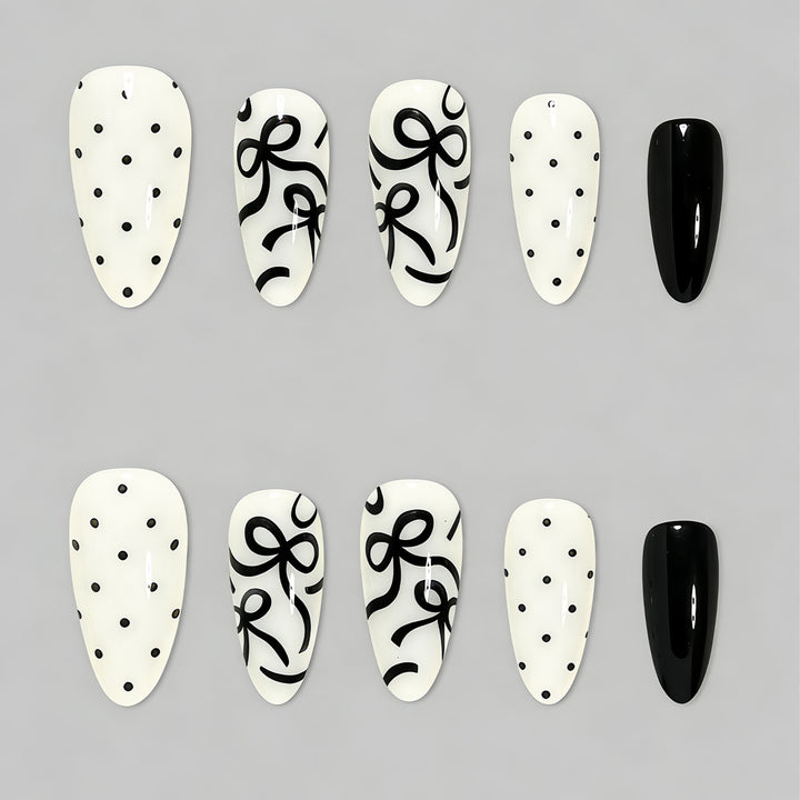 Künstlerisches Press-On-Nagelset mit Schleifen-Designs Karnz