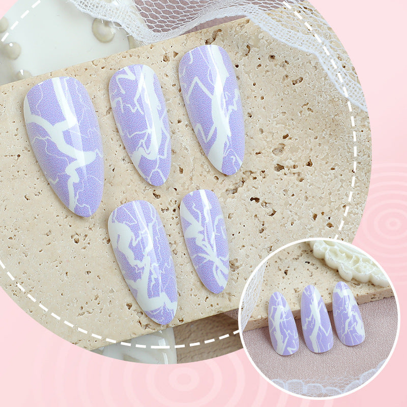 Künstlerisches Press-On Nagelkunst-Set mit Blitzdesign Karnz