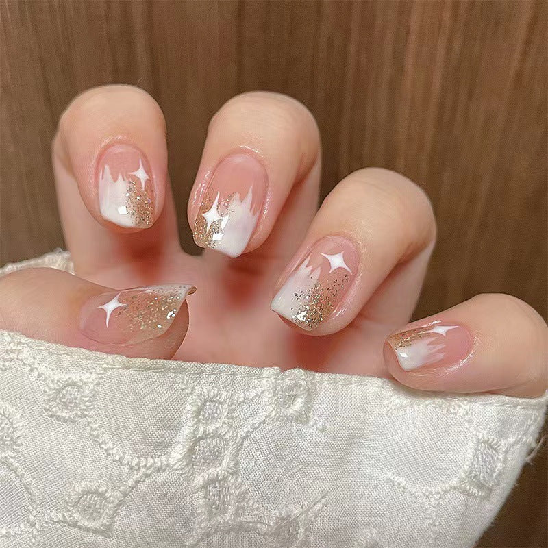 Kunstvolle Stiletto Nagelspitzen Karnz