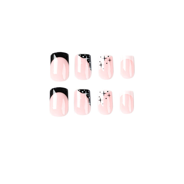 Kunstvolle Nagelkunst mit reflektierenden Akzenten Karnz