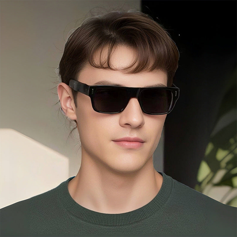 Damen Sonnenbrille im modernen quadratischen Design Karnz