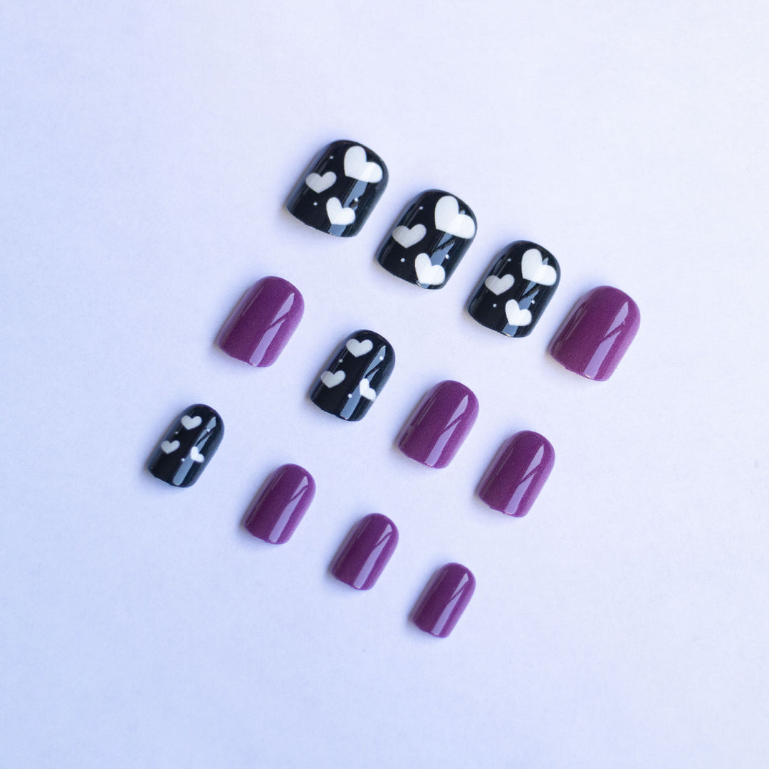 Künstlerisches Nagelkunst-Design-Kit mit einzigartigen Mustern