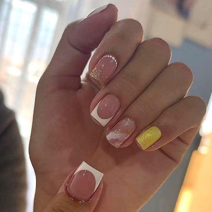 Trendige Gel-Nagelkunstverlängerungen Karnz