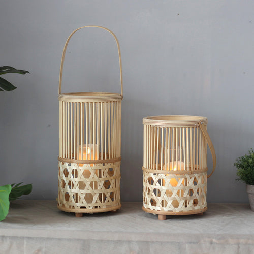 Handgefertigte Laterne aus Rattan Karnz