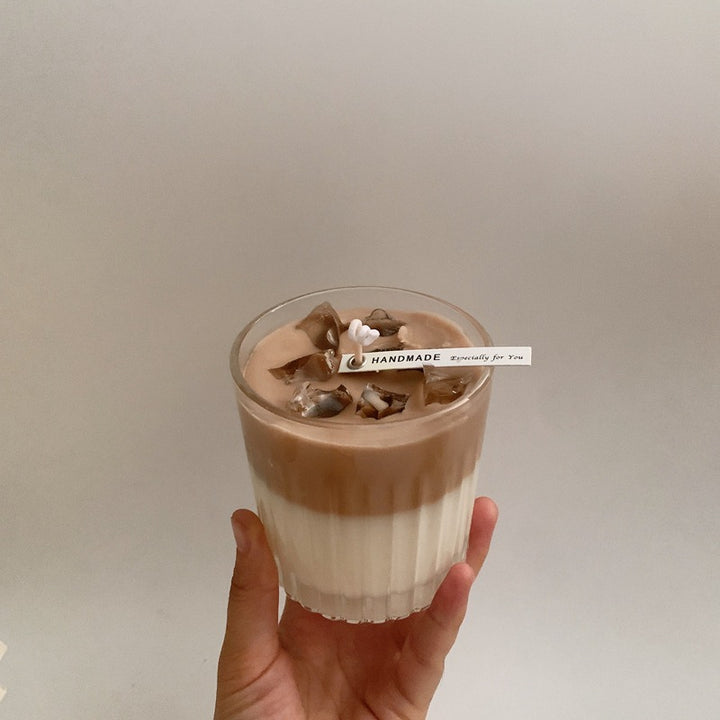 Handgegossene Schicht-Latte-Glow Soja-Kerze in gerippter Glas mit Eis-Akzent-Oberseite