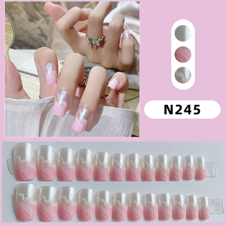 Elegantes Press-On Nagelkunst-Set mit kompliziertem Design