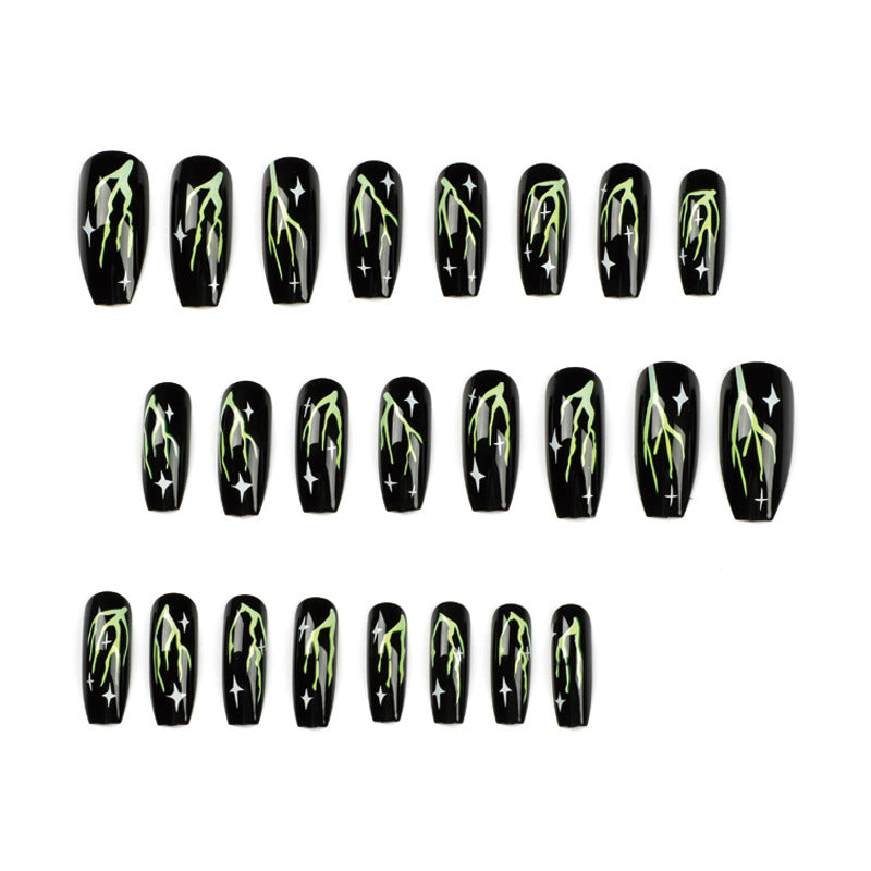 Kreative Nagelkunst mit Neon-Motiv Karnz