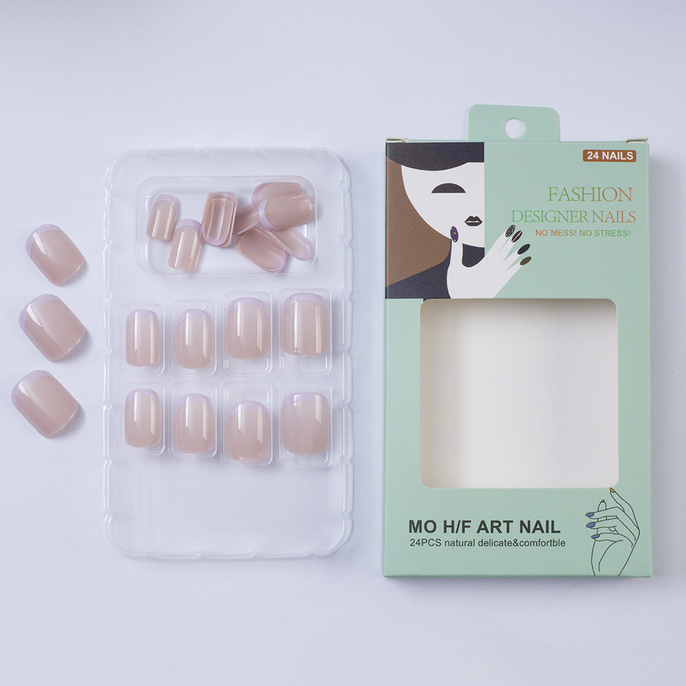 Kunstnägel mit Hochglanz-Finish und eleganten Konturen Karnz