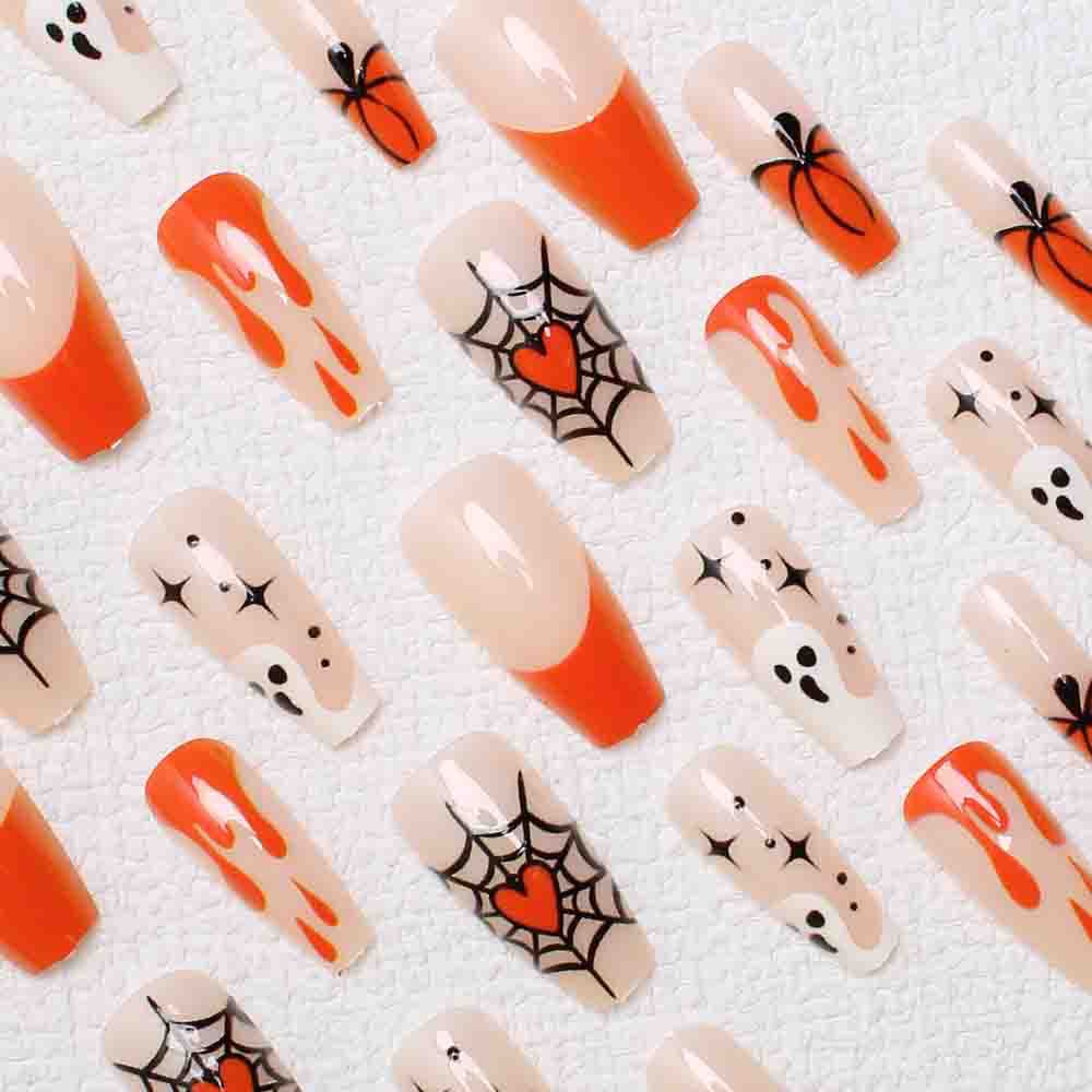 Halloween-inspirierte Press-On Nagelkunst Karnz