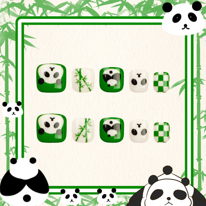 Künstliche Nagelkunst mit Panda-Motiven Karnz