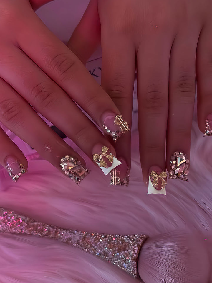 Dekoratives Langer Press-On Nagelset Karnz