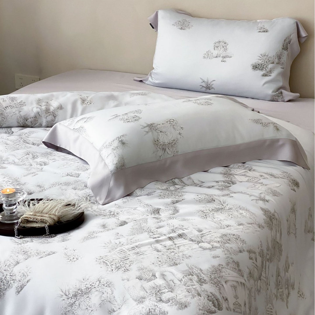 Luxuriöse Baumwollsatin-Bettwäschegarnitur mit Toile-Motiv und feiner Satinbiese