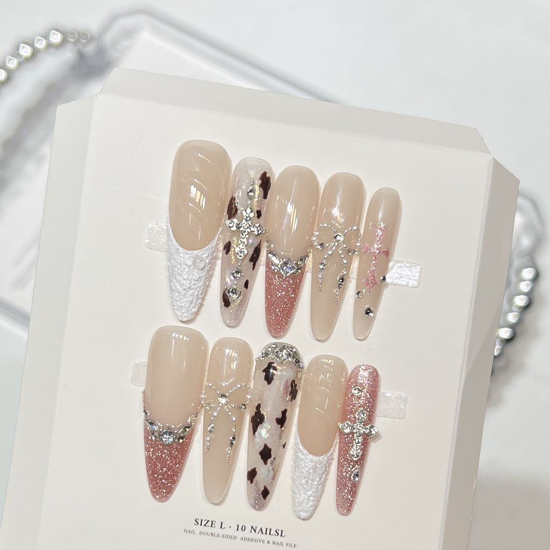 Dekorativer langer Stiletto Press-On-Nagelsatz