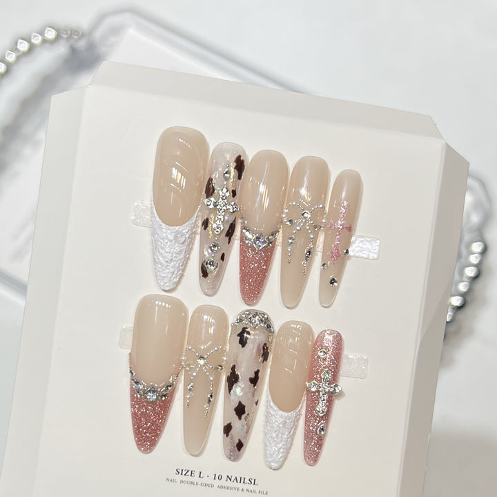 Dekorativer langer Stiletto Press-On-Nagelsatz