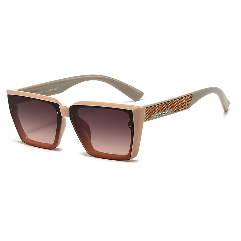 Damen stilvolle Sonnenbrille mit funkelnden Akzenten Karnz