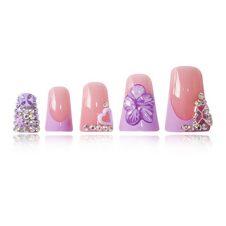 Floral Verziertes Press-On Nagelset Karnz