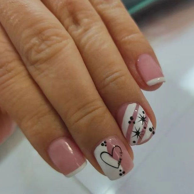 Stylisches Herz-Themen-Nageldesign