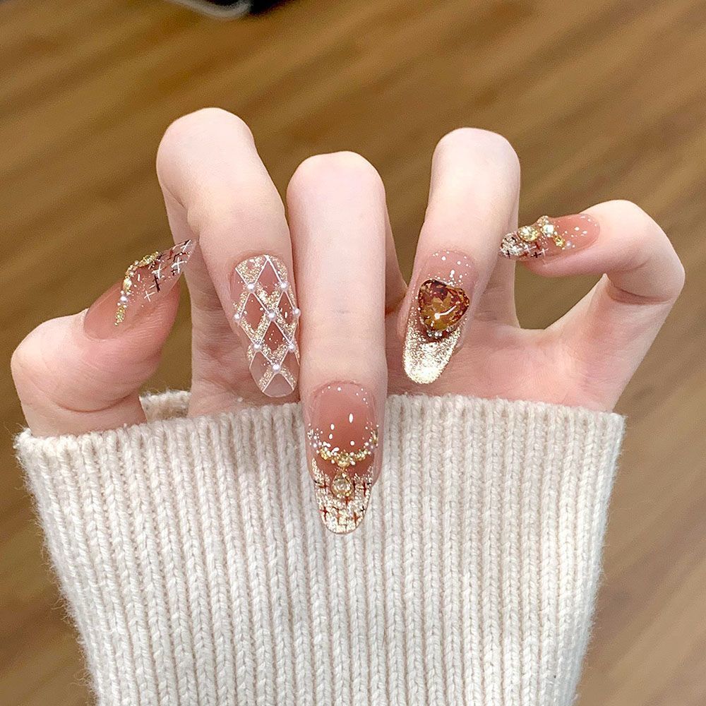 Künstlerisches dekoratives Press-on-Nagelset Karnz