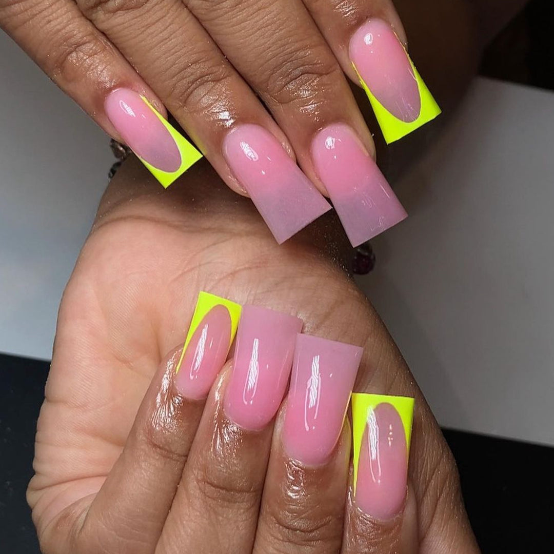 Dekoratives Press-On Nagelkunst-Kit mit lebhaften Farbblockdesigns Karnz