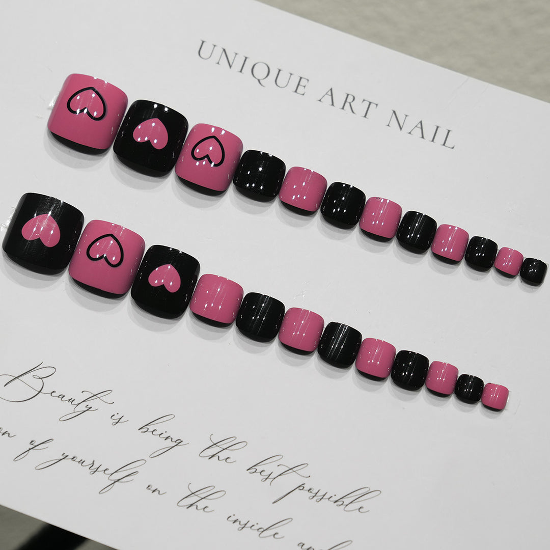 Liebe-inspirierte Pediküre Nagelkunst