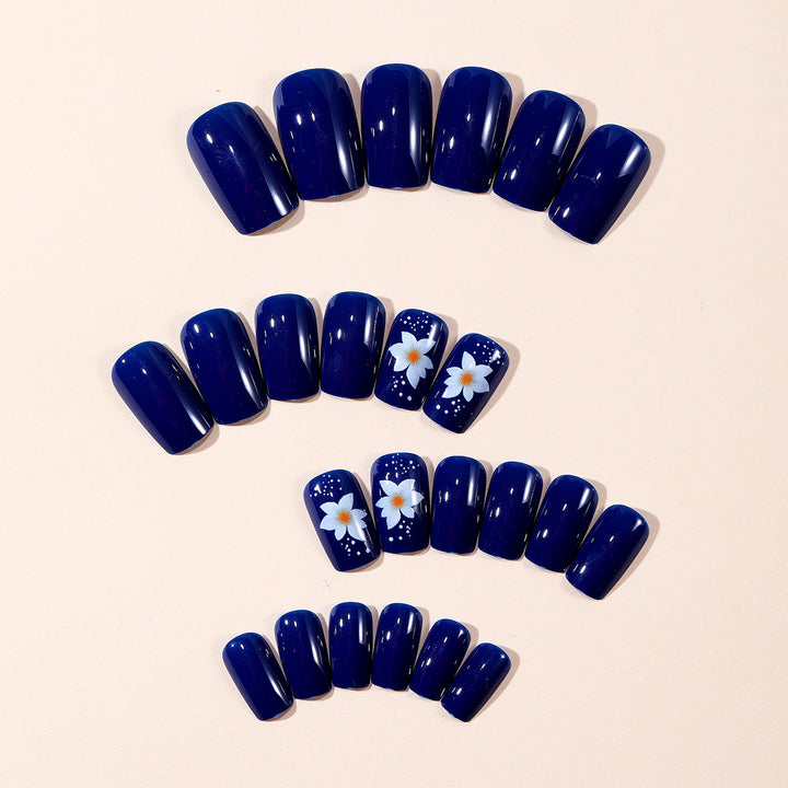 Dekoratives Florales Nagelkunstset Karnz