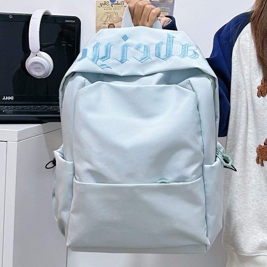Lässiger bestickter Rucksack