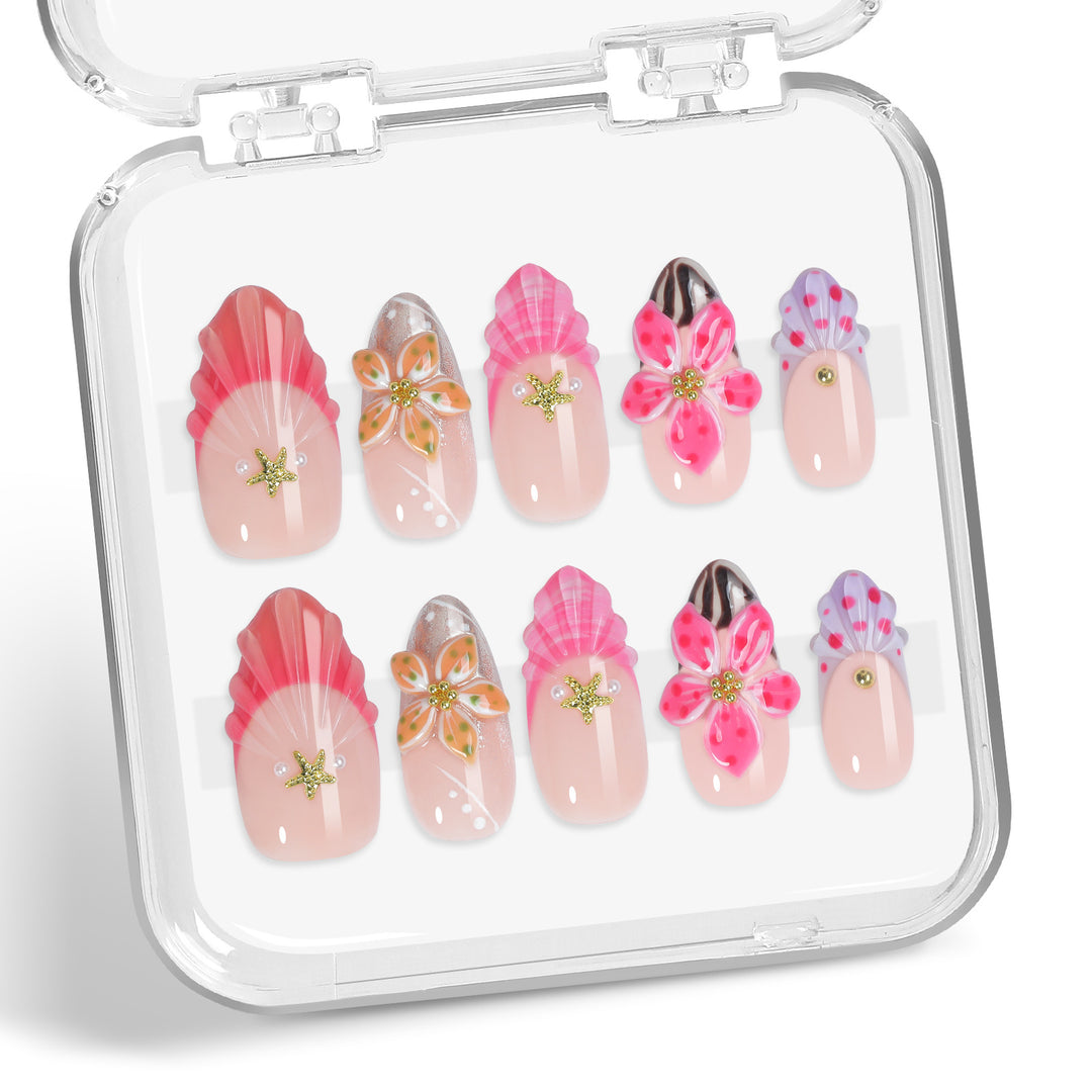 Kreatives Kunstnagelset mit blühenden Blumenelementen Karnz