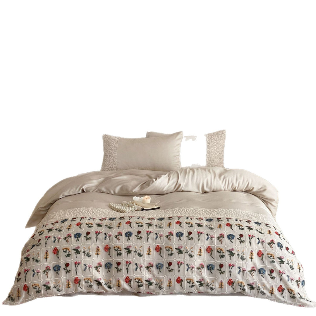Bestickte Bettdecke und Tagesdecke mit floraler Patchwork-Stickerei
