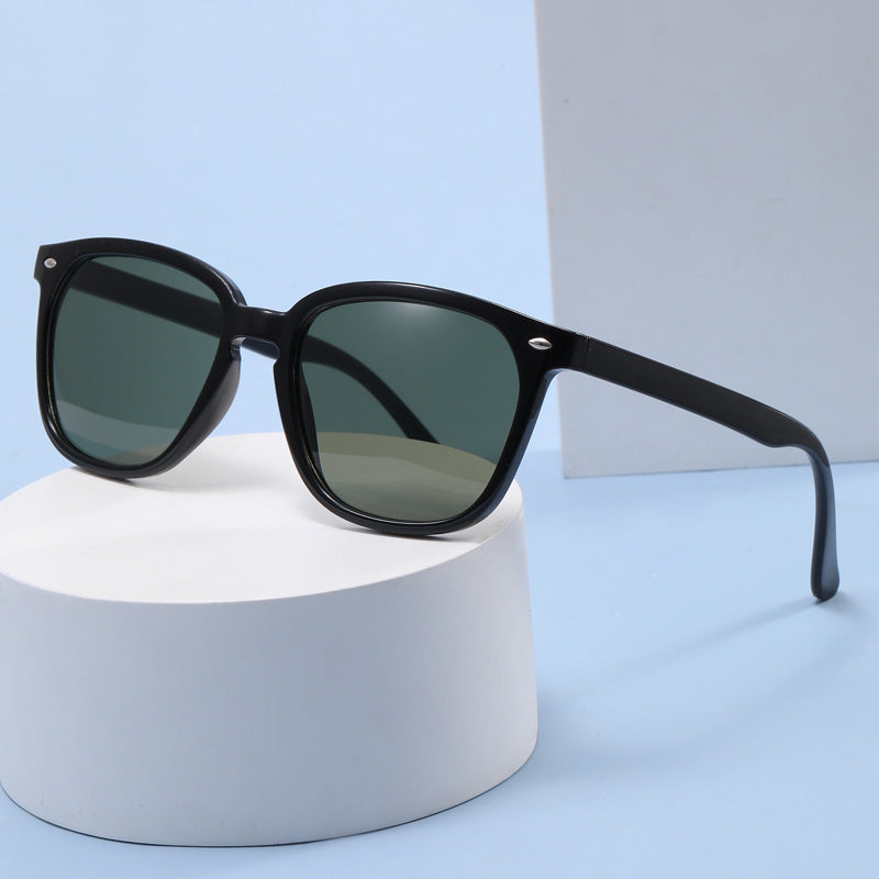 Damen zeitgenössische Sonnenbrille mit elegantem Schilddesign Karnz
