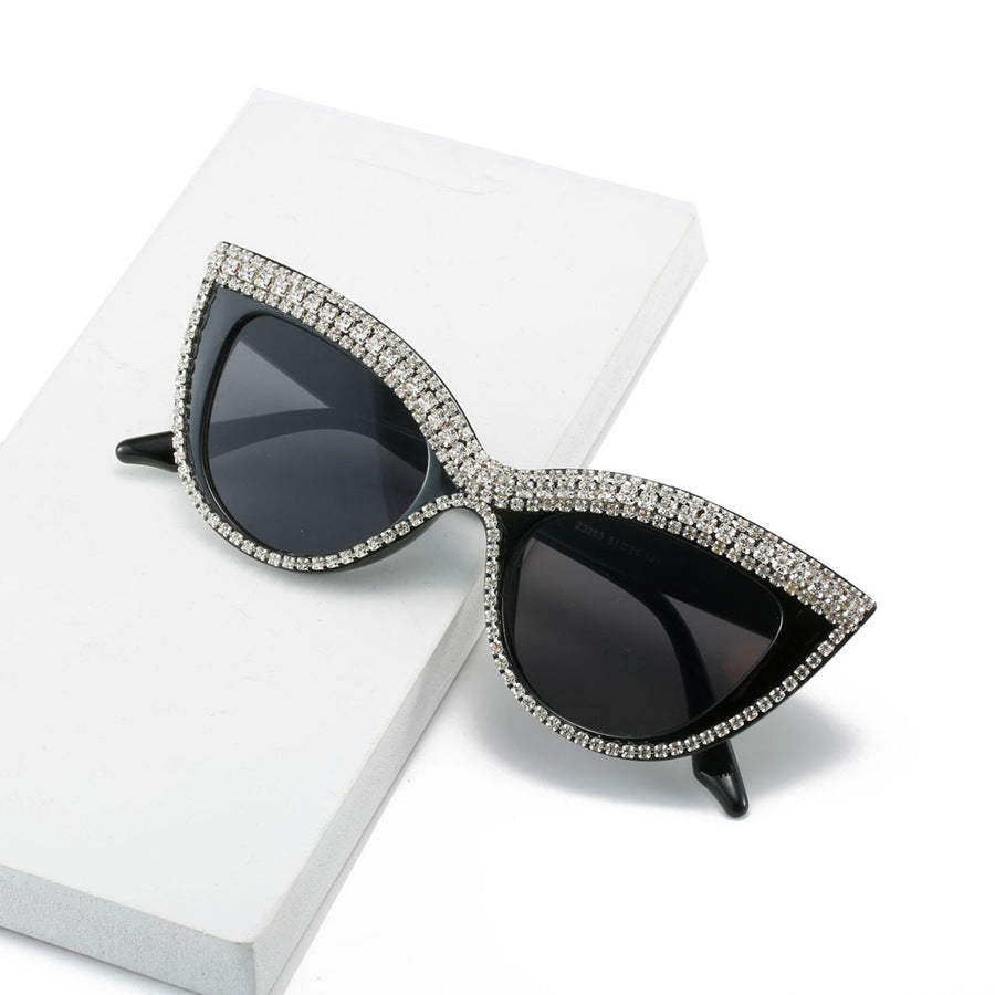 Statement Cat-Eye Sonnenbrille mit Kristallverzierungen Karnz