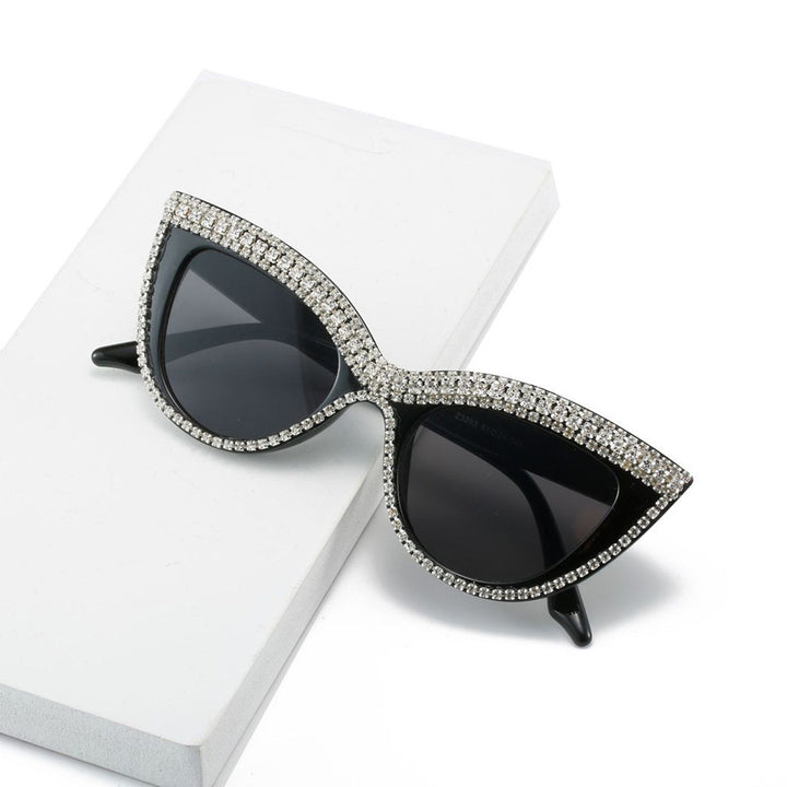 Statement Cat-Eye Sonnenbrille mit Kristallverzierungen Karnz