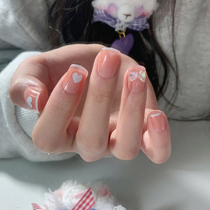 Kunstvolle Nagelverlängerungen mit elegantem Blattmuster Karnz