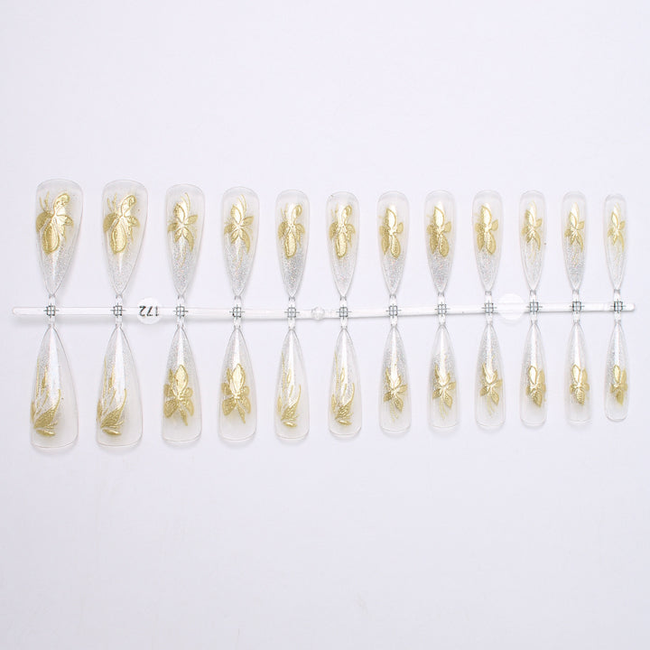 Blumeninspiriertes Press-On Nail Set Karnz