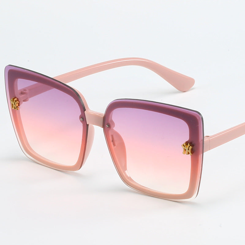 Damen stilvolle quadratische Sonnenbrille mit eleganten Details Karnz