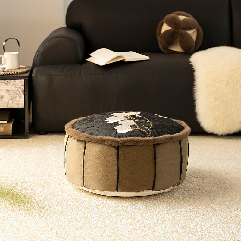 Runder gestickter Samt-Bodensitzpouf mit Kunstfell‑Borte und Griff Karnz
