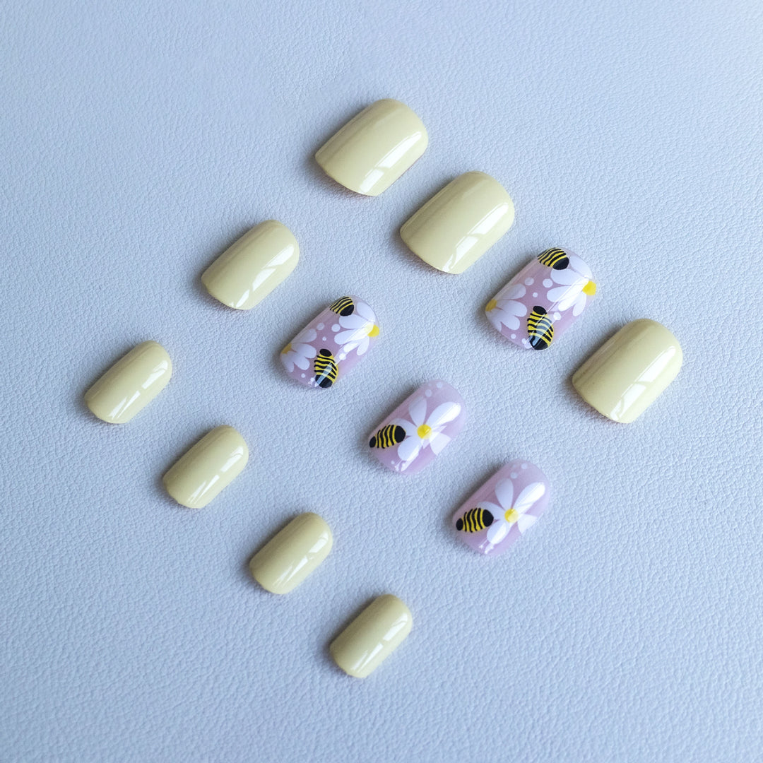 Künstlerisches von Bienen inspiriertes Nail Art Kit