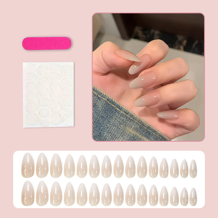 Kunstnagelset im eleganten Stil Karnz